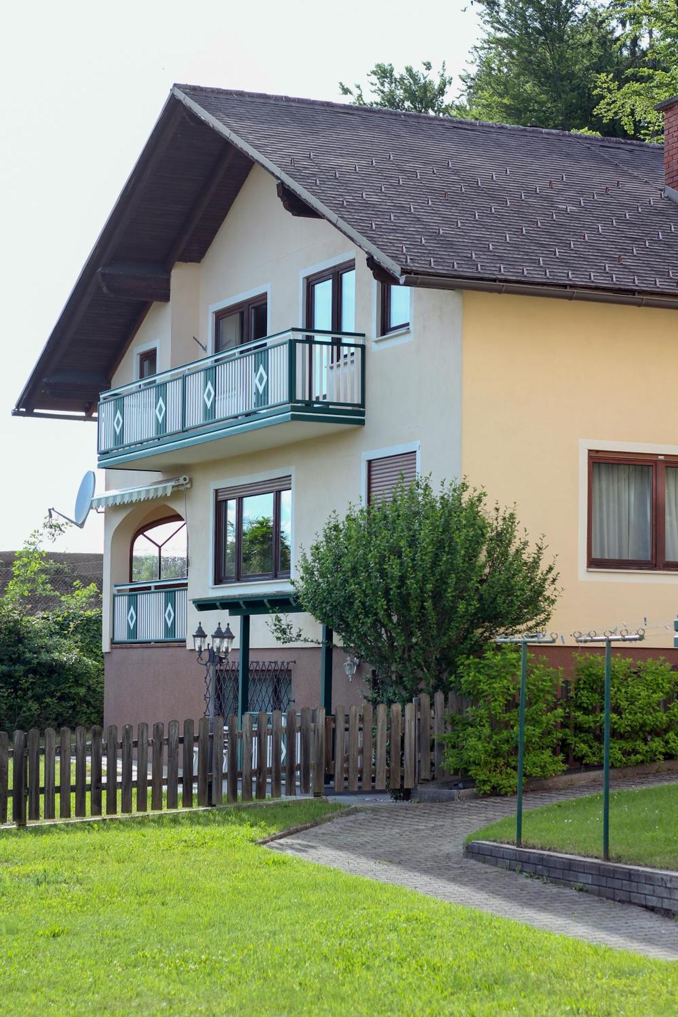 Self-Check In Apartmenthotel Seeglueck Portschach am Woerthersee Luaran gambar