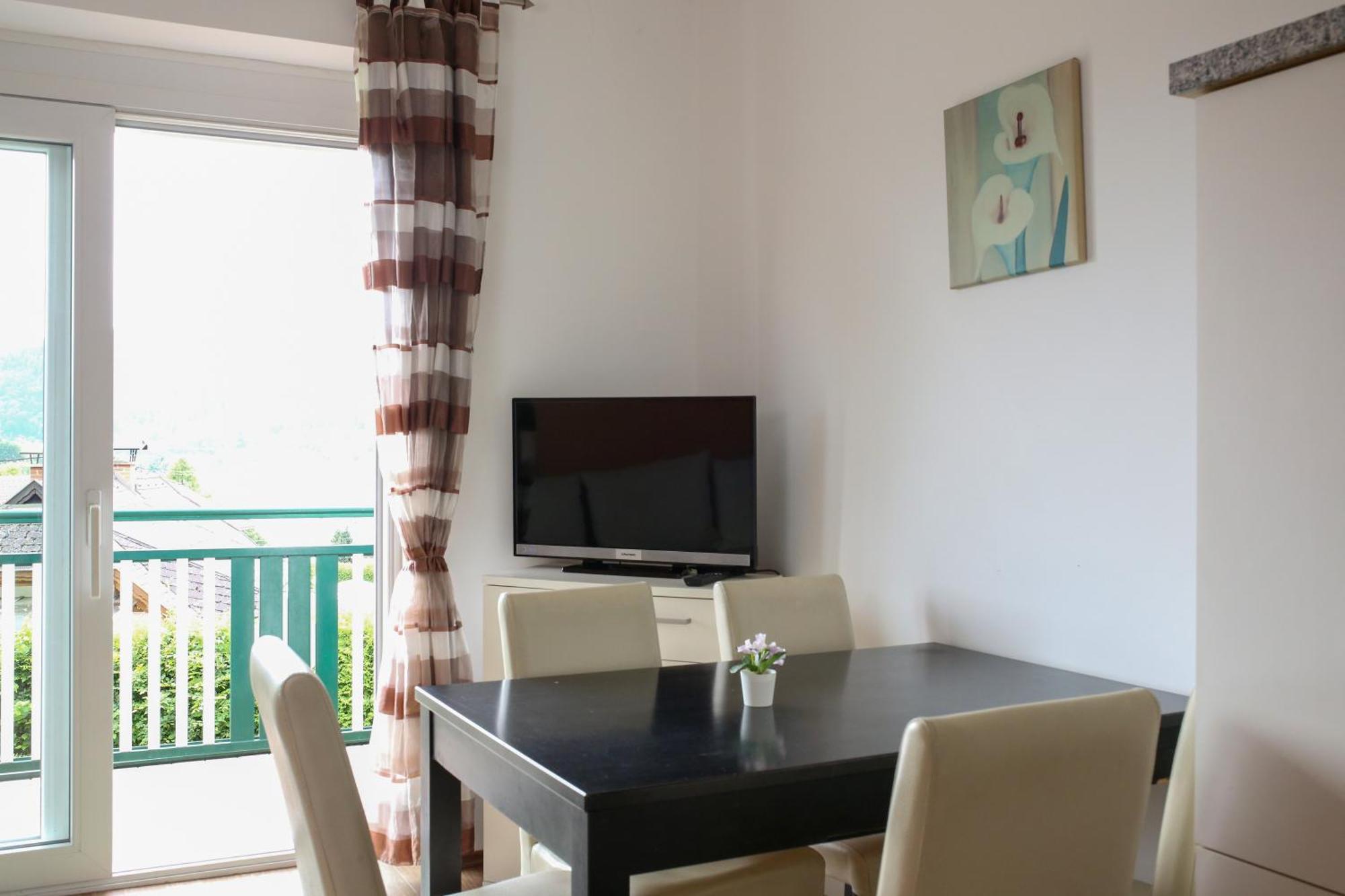 Self-Check In Apartmenthotel Seeglueck Portschach am Woerthersee Luaran gambar