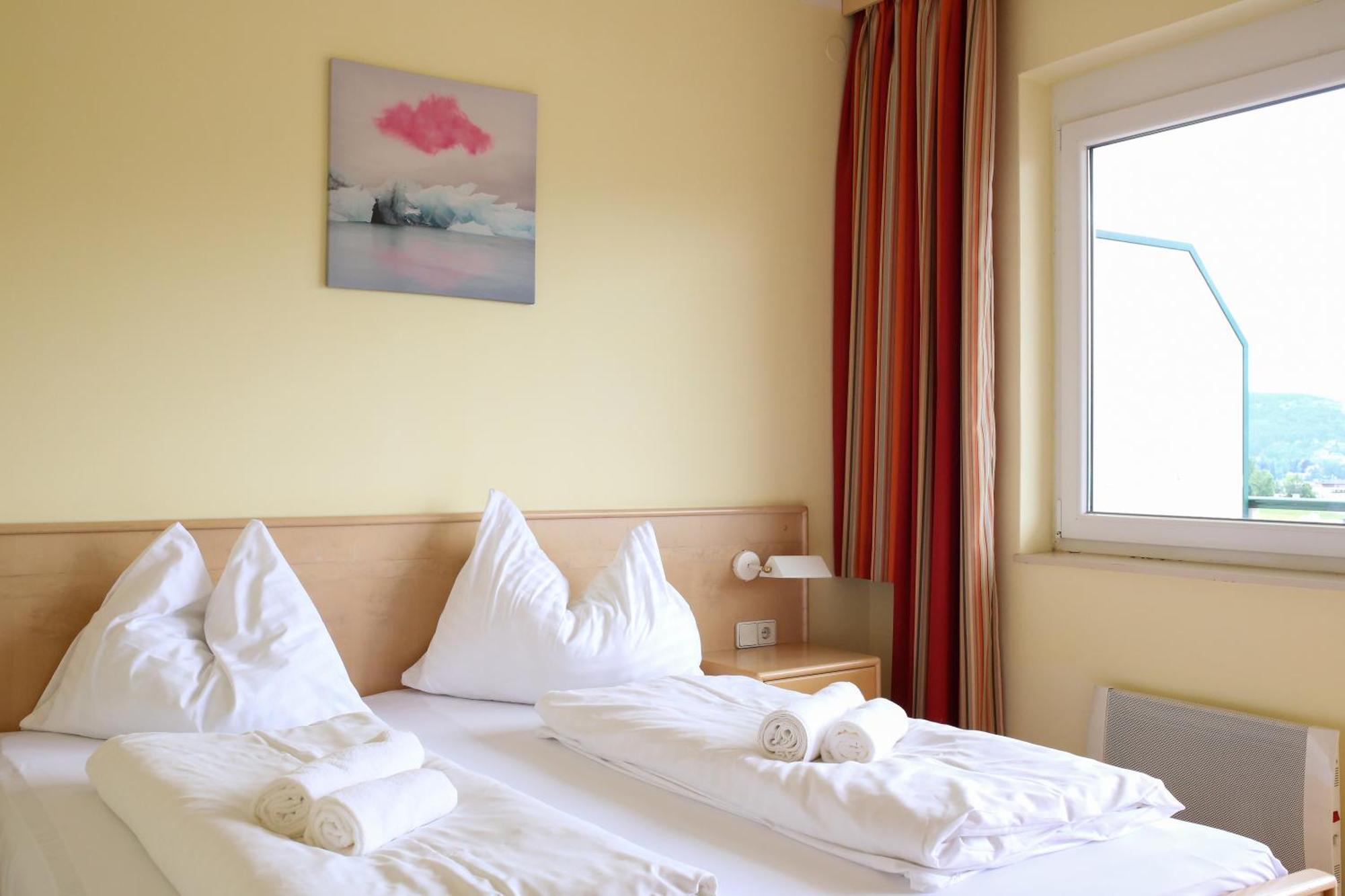 Self-Check In Apartmenthotel Seeglueck Portschach am Woerthersee Luaran gambar